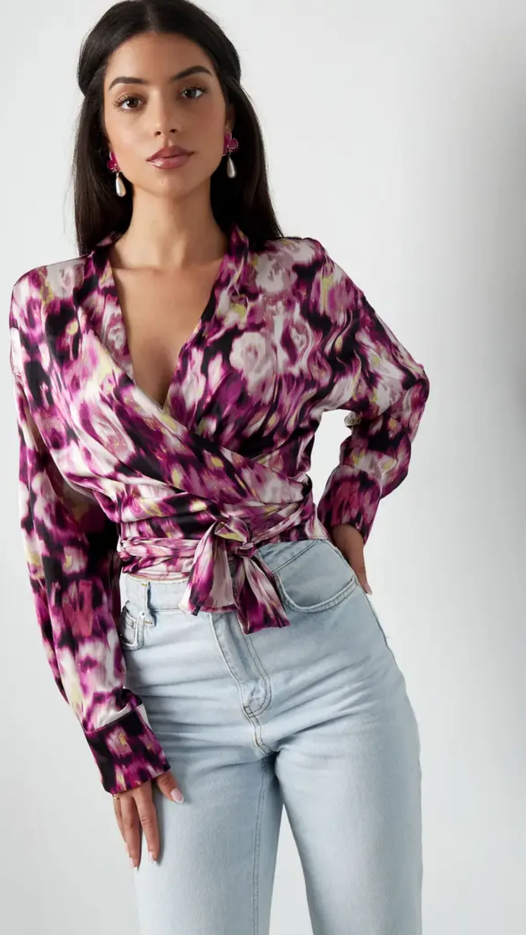 Blusa cruzada tigre rosado y morado