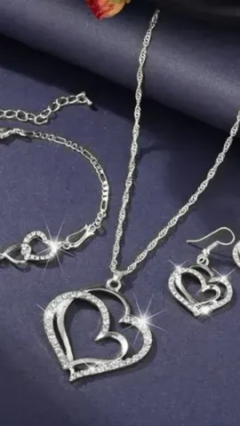 Set de collar, pulsera y pendientes doble corazón con cristales