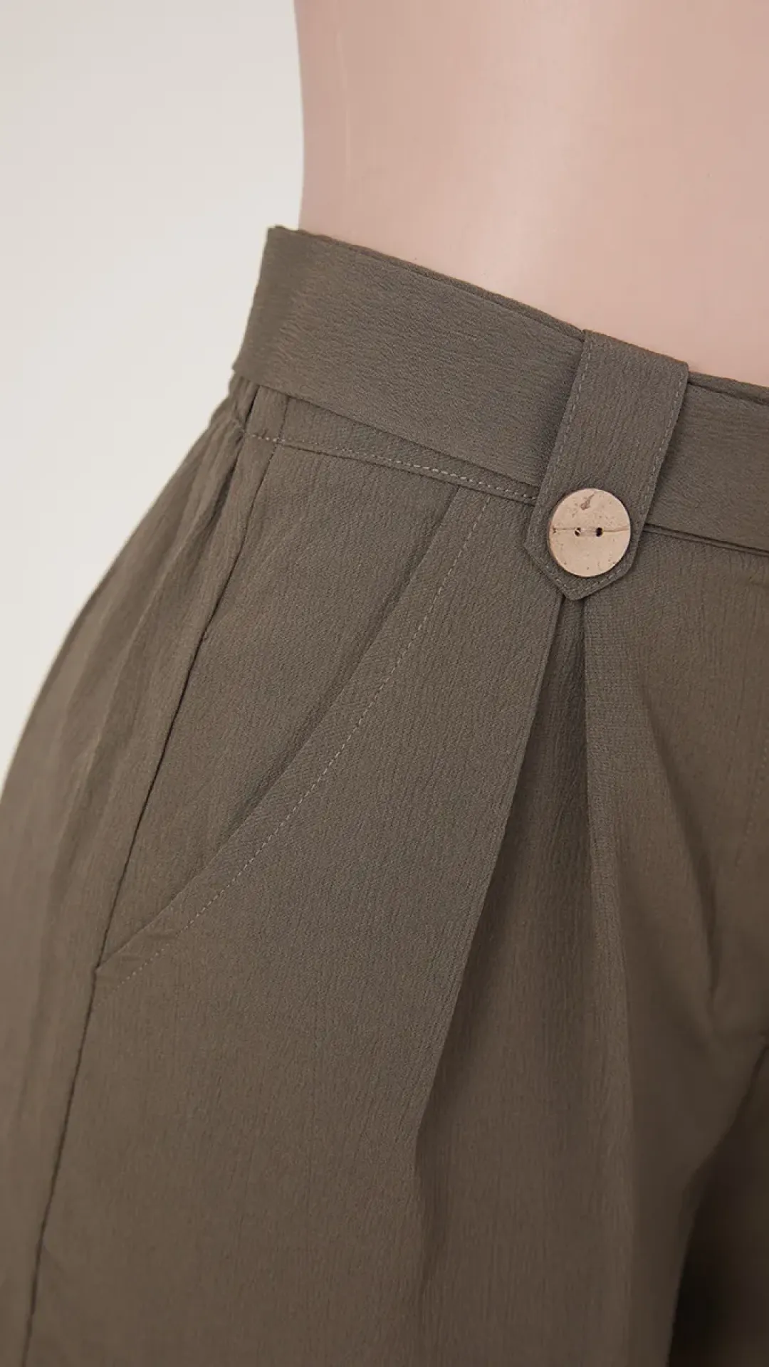 Shorts casuales elegantes de cintura alta con bolsillo y cinturón no elástico